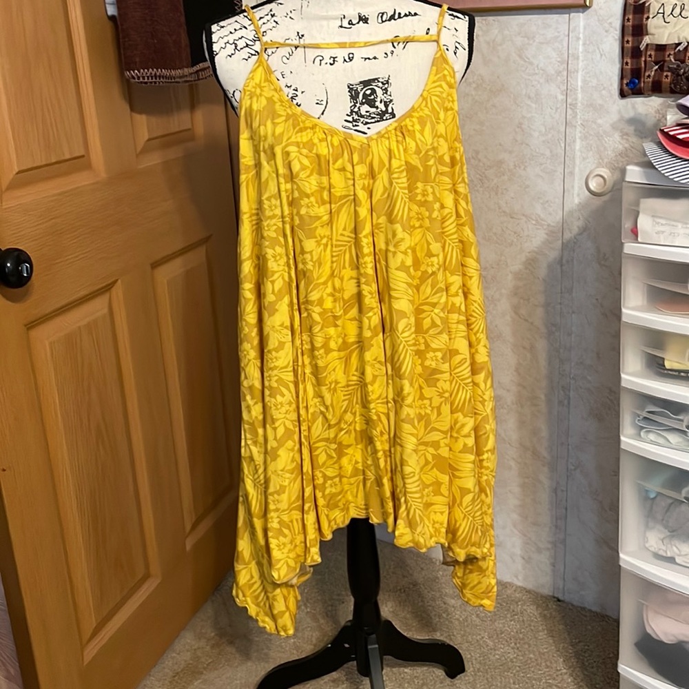 Summer top, size medium yellow and tan. Arizona brand, Adjustable straps.